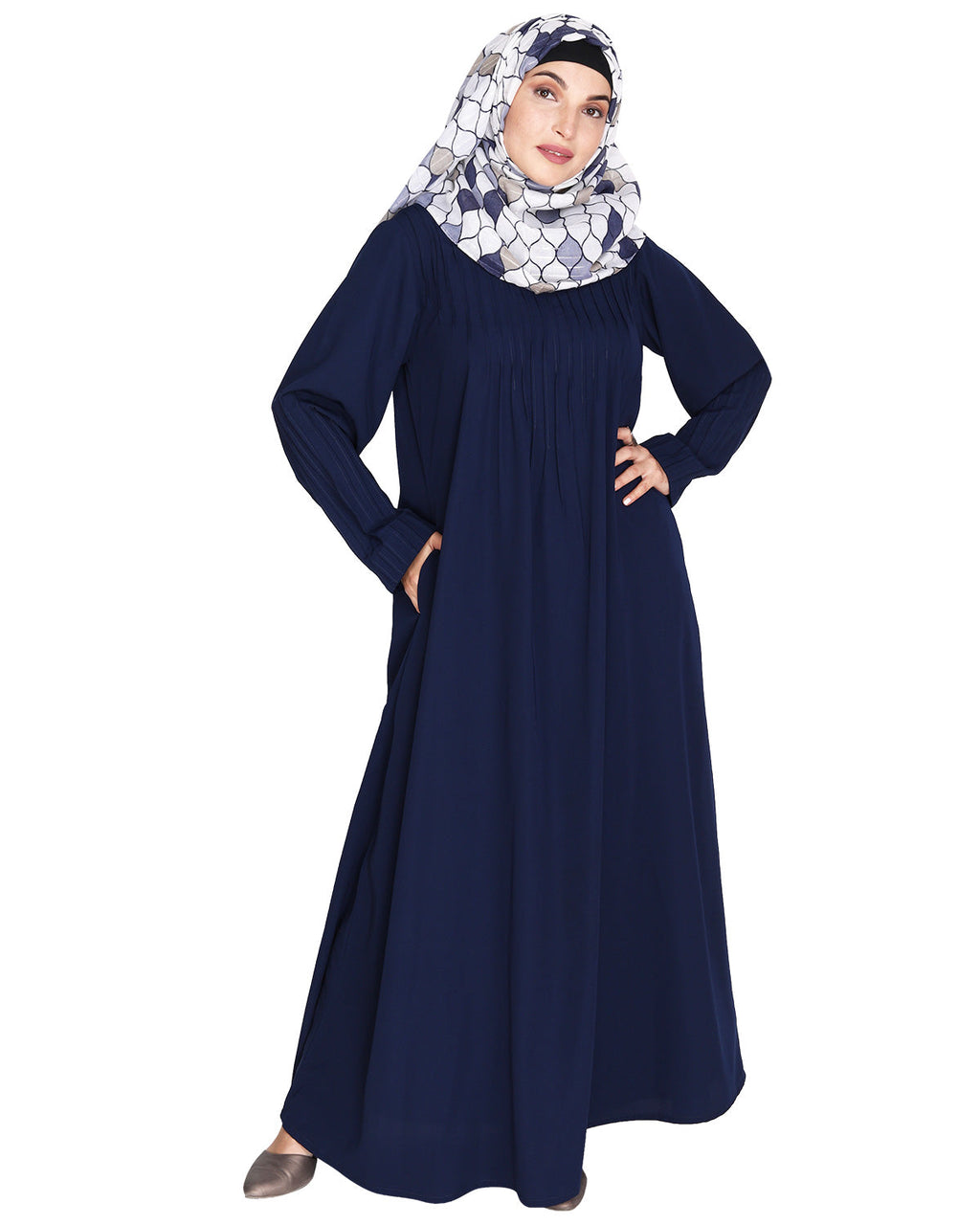 Sleek And Simple Abaya With Pintuck Detailing Black