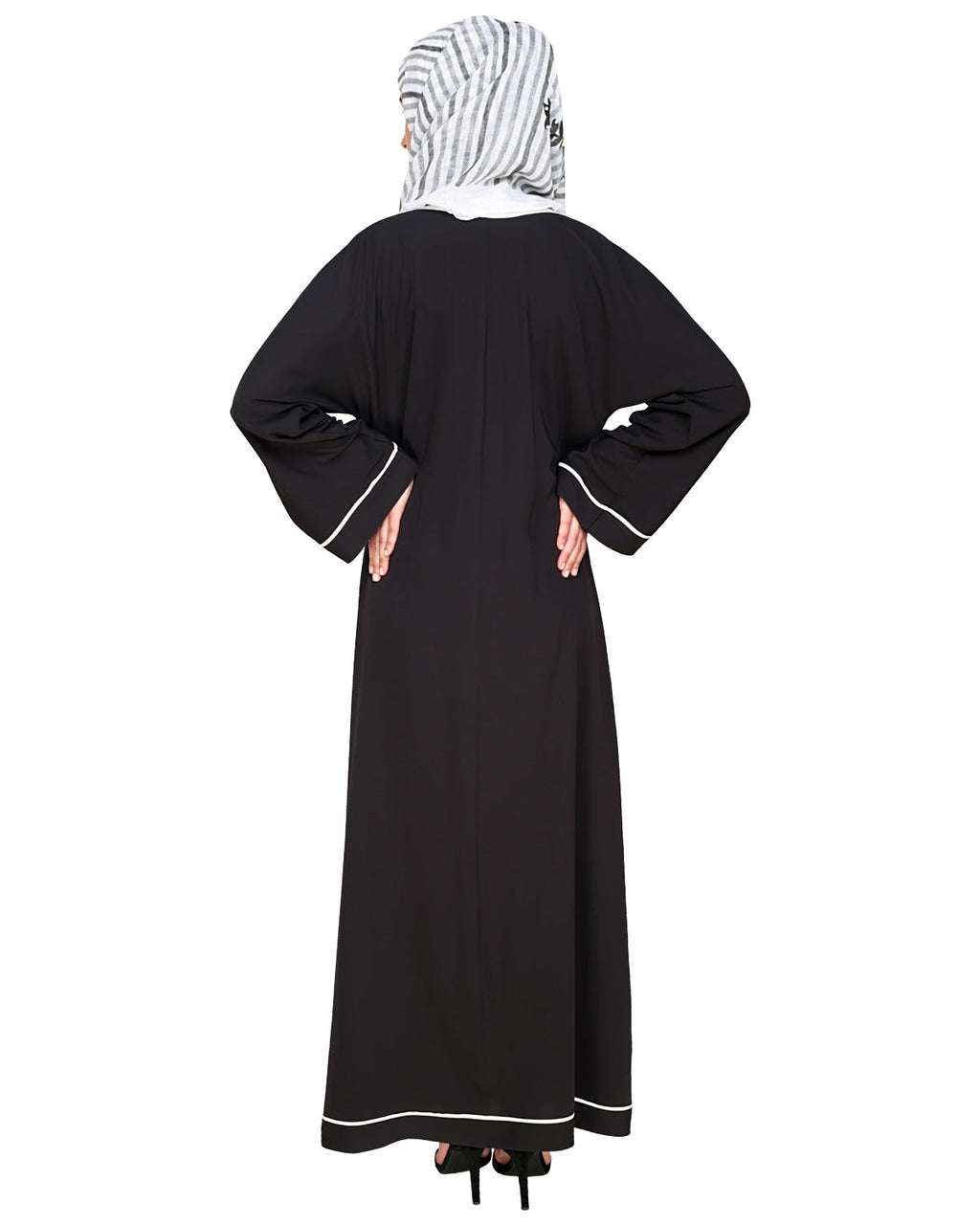 Pocket Dubai Style Abaya with Black detailing Black