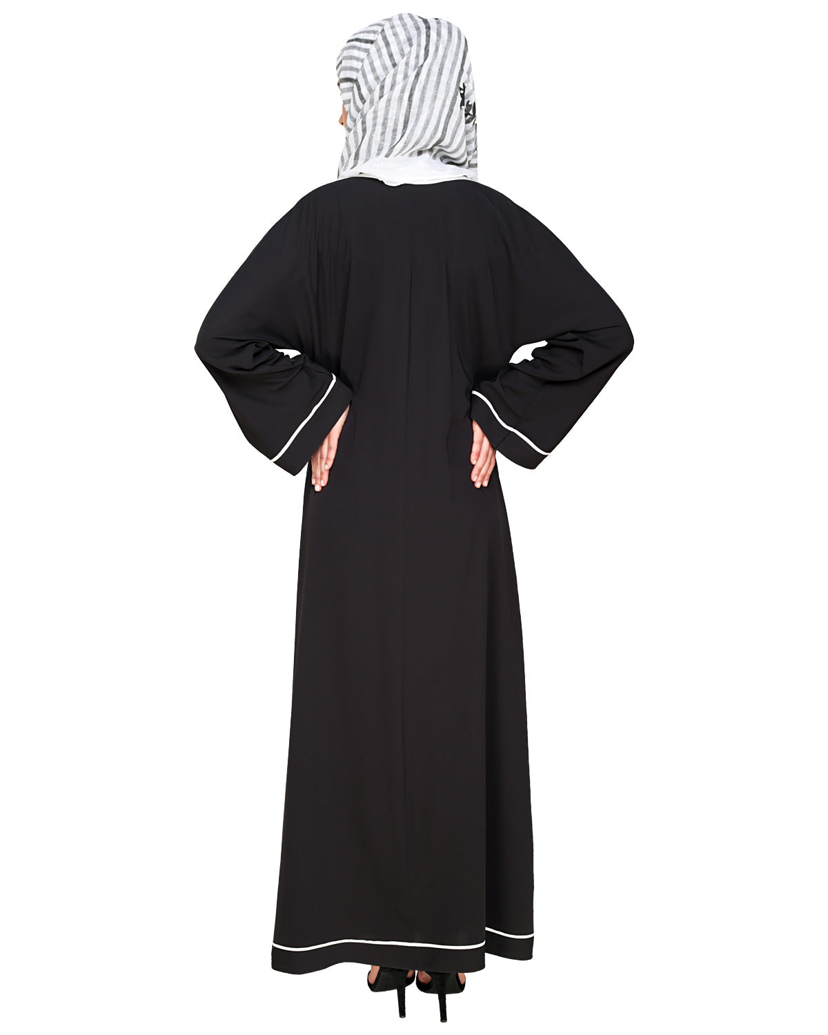 Pocket Dubai Style Abaya with Black detailing Black