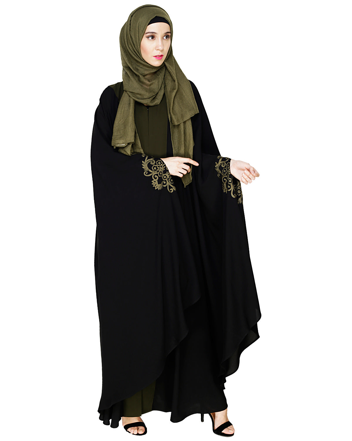 Delicate Embroidered Irani Kaftan Black