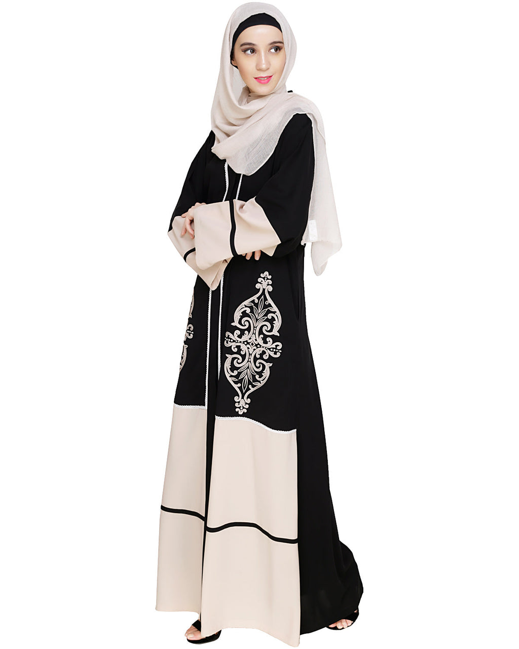 Flamboyant Embroidered Dubai Style Abaya Black