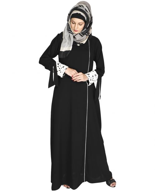 Black Lace & Bow Detailed Abaya