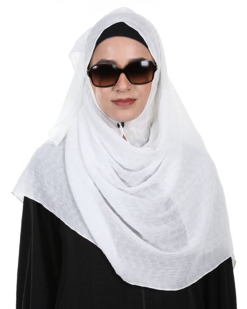 Pleated Chiffon White Hijab with a zig zag design